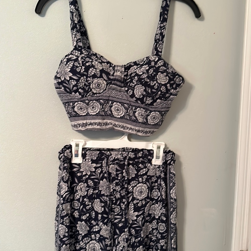 Blue & White Floral Matching Set